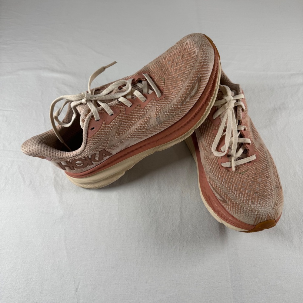 Hoka Women's Size 8.5B Peach Clifton 9 Road Cushioning Running Sneakers